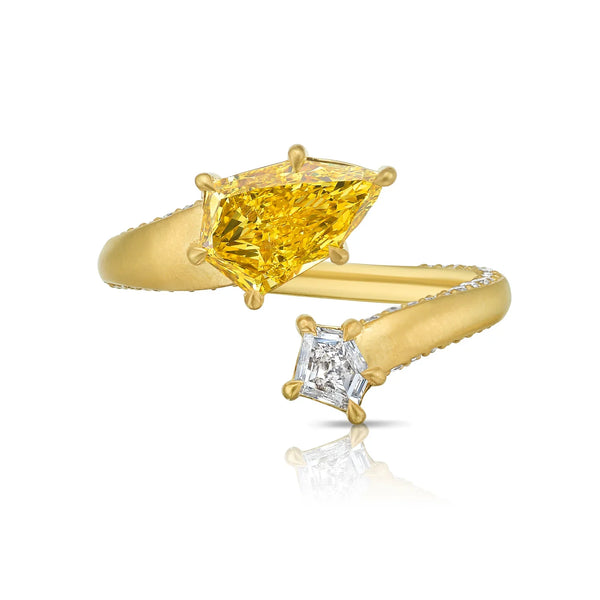 1.0.1ct Fancy Vivid Yellow Kite Diamond Spiral Ring