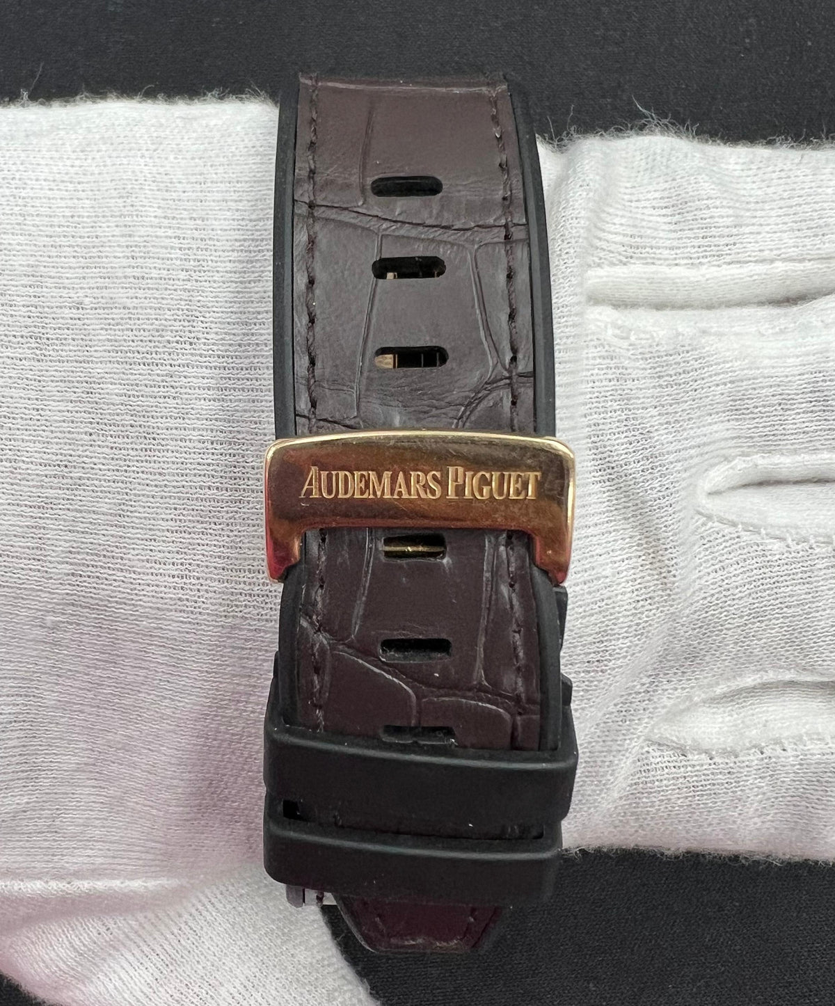 AUDEMARS PIGUET ROYAL OAK OFFSHORE 26570OR — view 3 — Laura Milman New York
