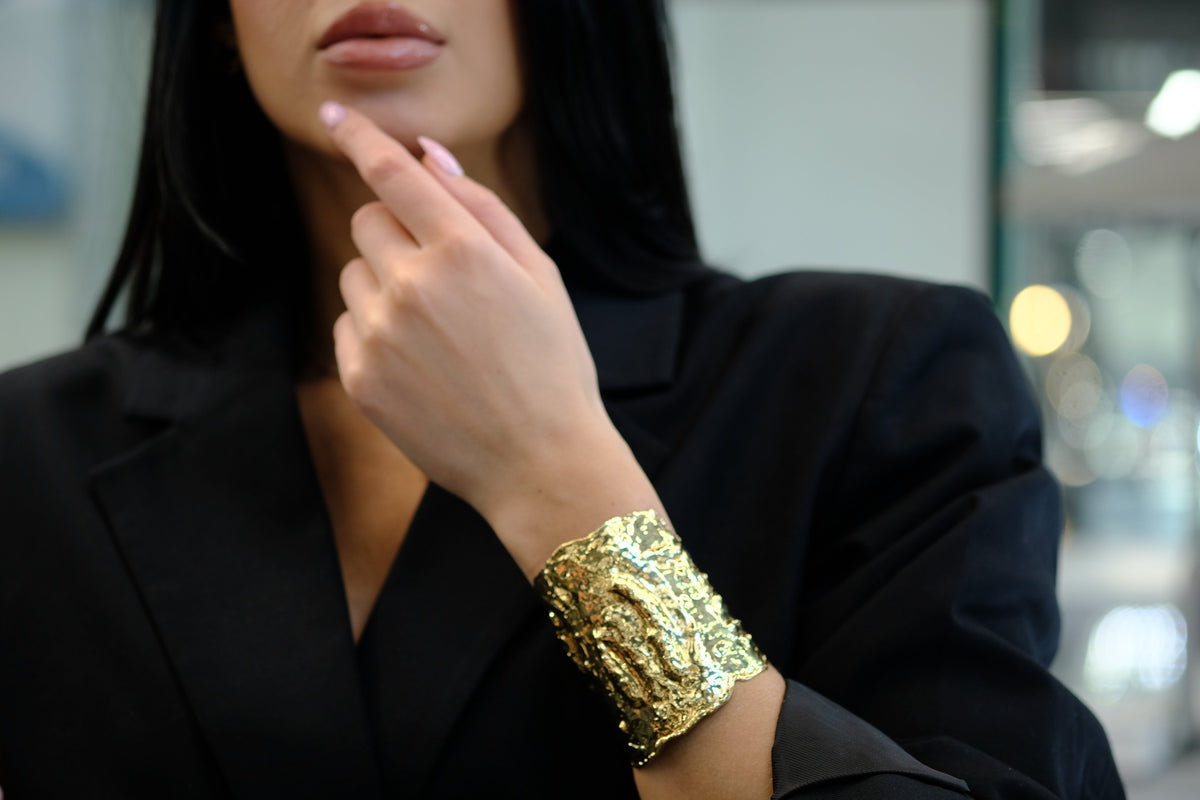 Van Cleef & Arpels 18ky Gold “jackie O” Manchette Cuff Bracelet — view 7 — Laura Milman New York