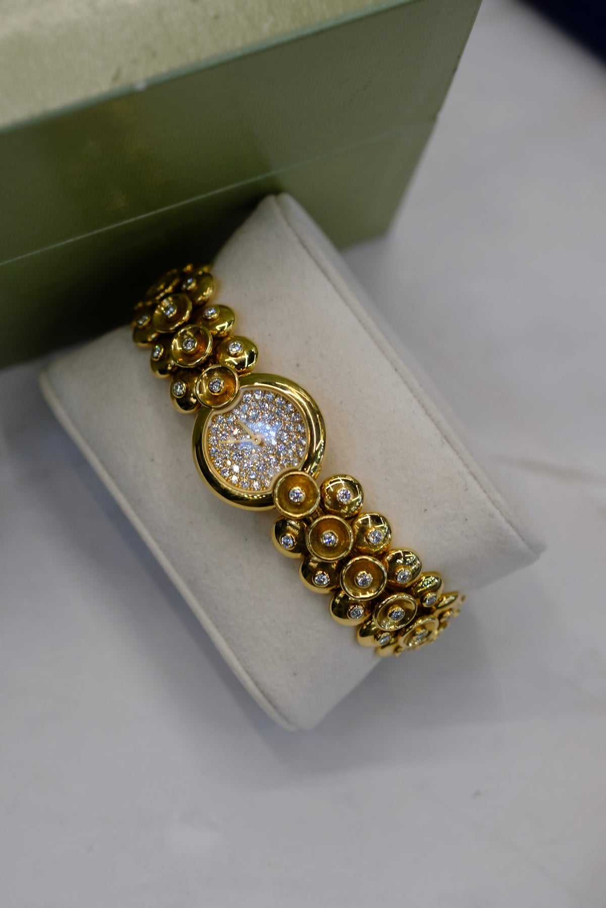 Pre-Owned Van Cleef & Arpels 18K Yellow Gold Bouton D'or Medium Model Diamond Dial Watch — view 8 — Laura Milman New York