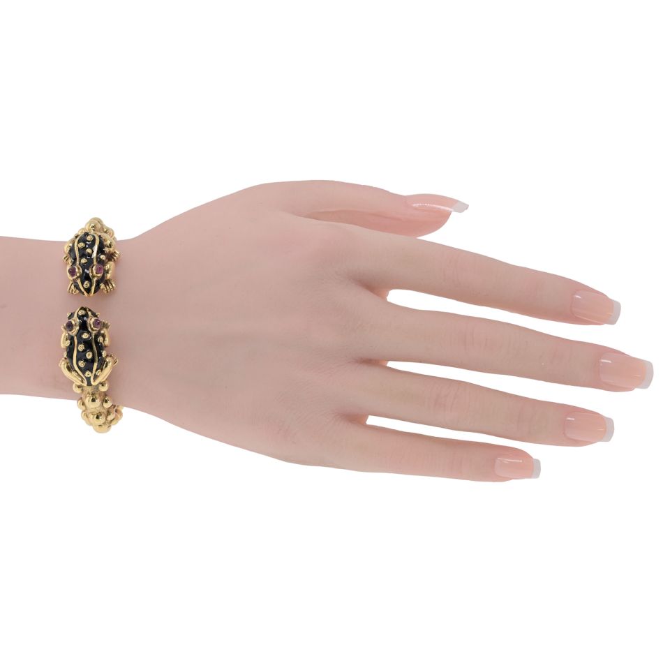 David Webb 18K Yellow Gold Double Frog Black Enamel Ruby Eyes Bangle Bracelet — view 5 — Laura Milman New York