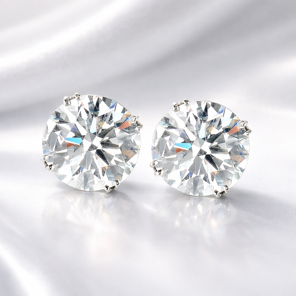 Traditional Diamond Studs - 4 Prongs (Lab Grown) - Laura Milman New York