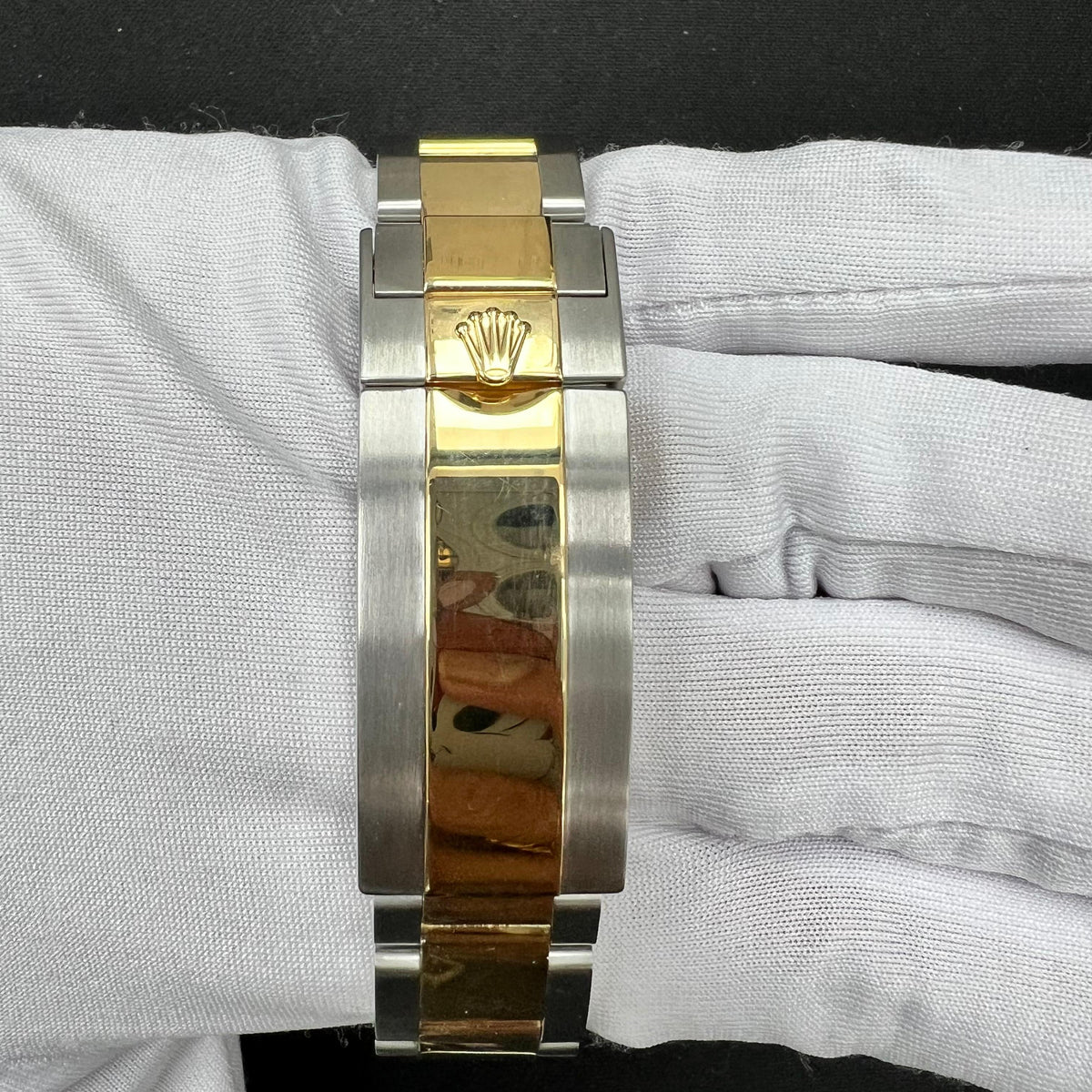 ROLEX SUBMARINER DATE 116613LB — view 3 — Laura Milman New York