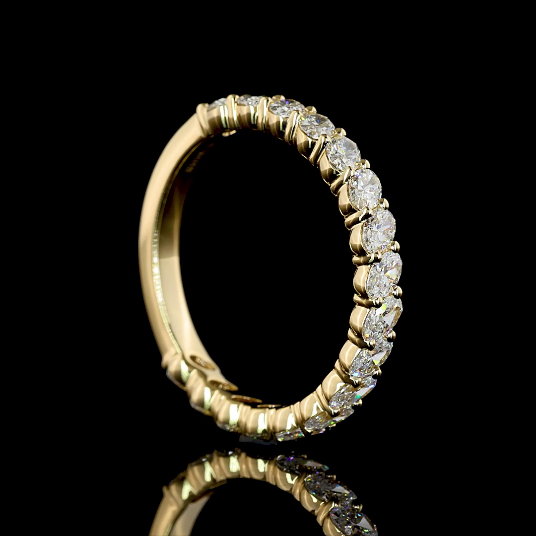 Laura Milman New York oval diamond three-quarter band in yellow gold, 14K reference, view 3