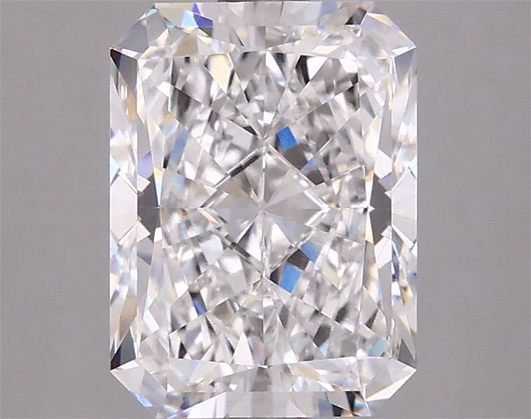 3.09ct Radiant, E VVS2 — IGI
