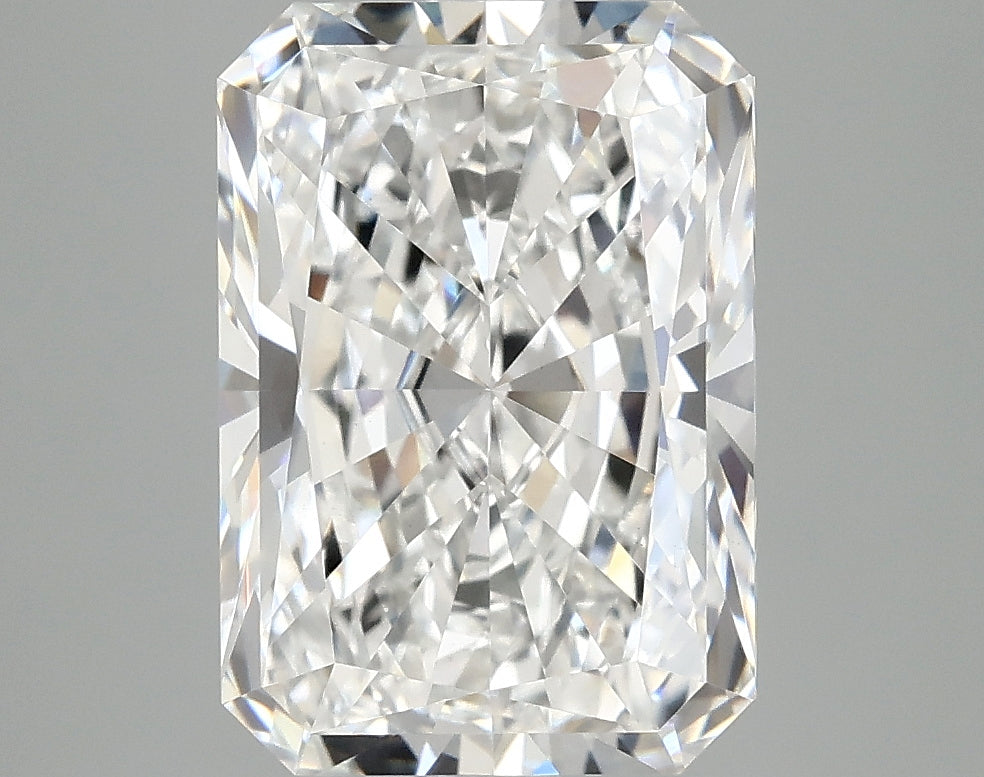 4.07ct Radiant, E VVS2 — IGI