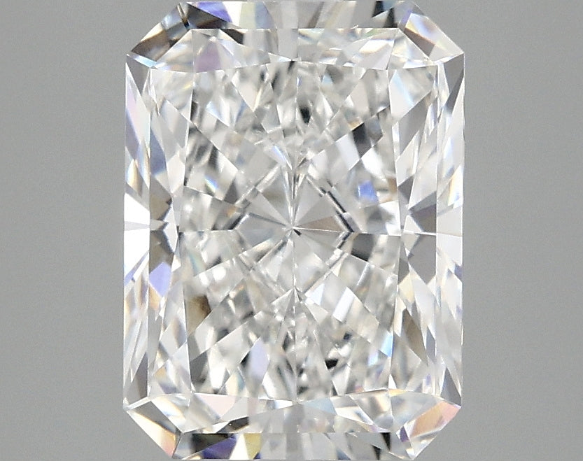 3.03ct Radiant, E VVS2 — IGI