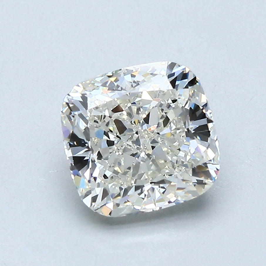 2.01ct CUSHION, J VVS2 — GIA — Laura Milman New York