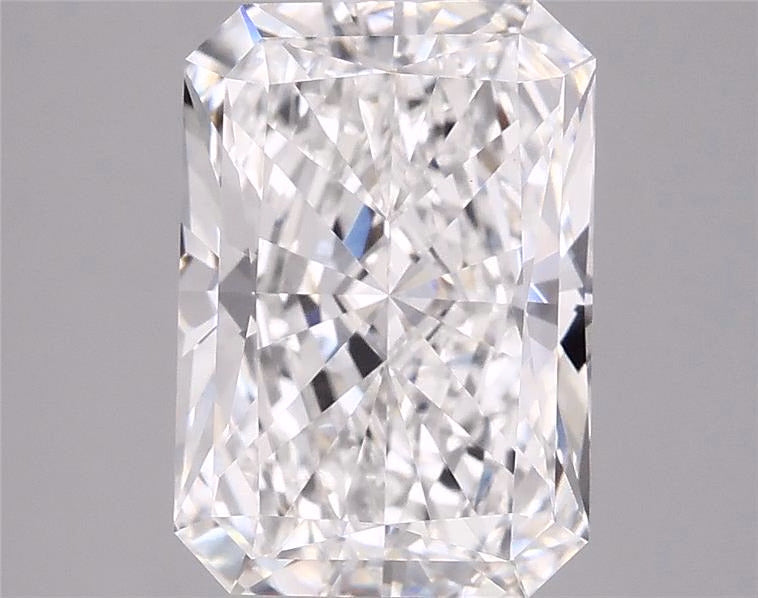 3.09ct Radiant, E VVS2 — IGI