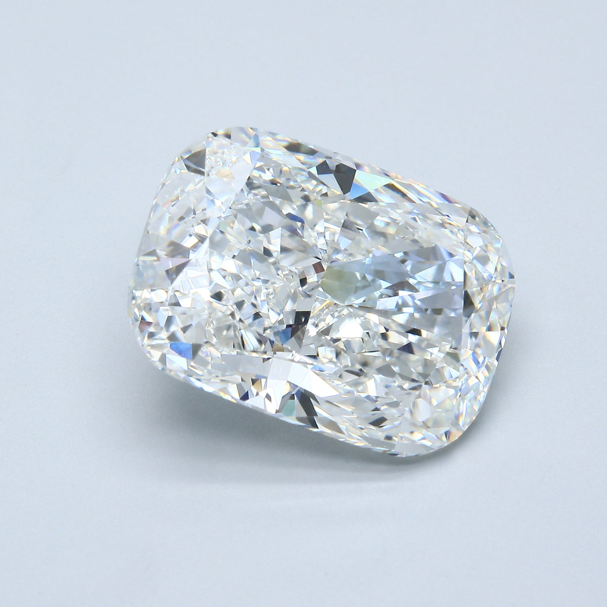 14.01ct Cushion, F VVS2 — IGI