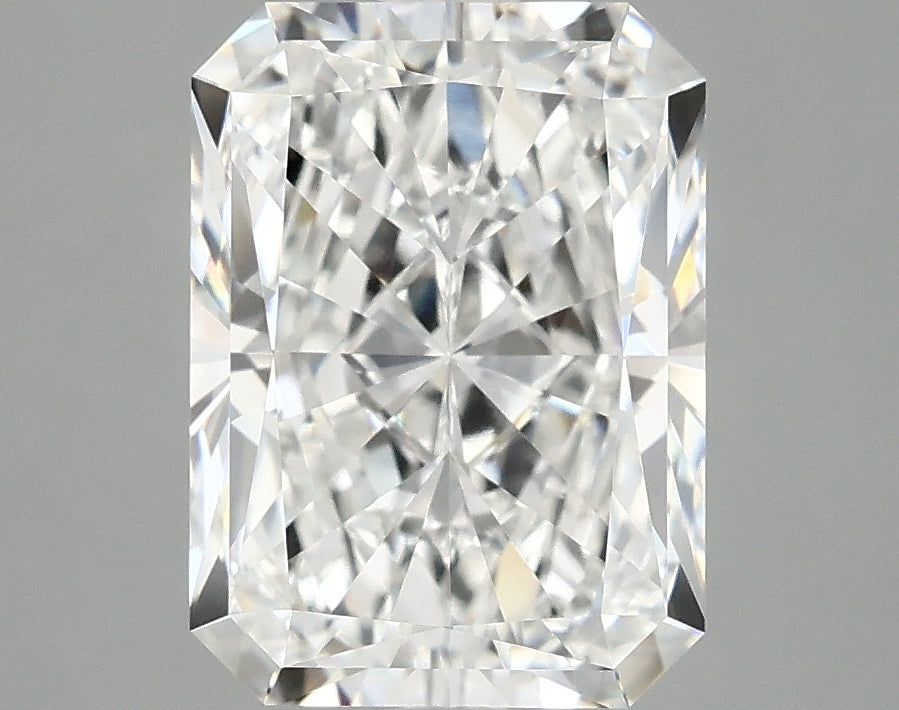 3.49ct Radiant, E VVS2 — IGI
