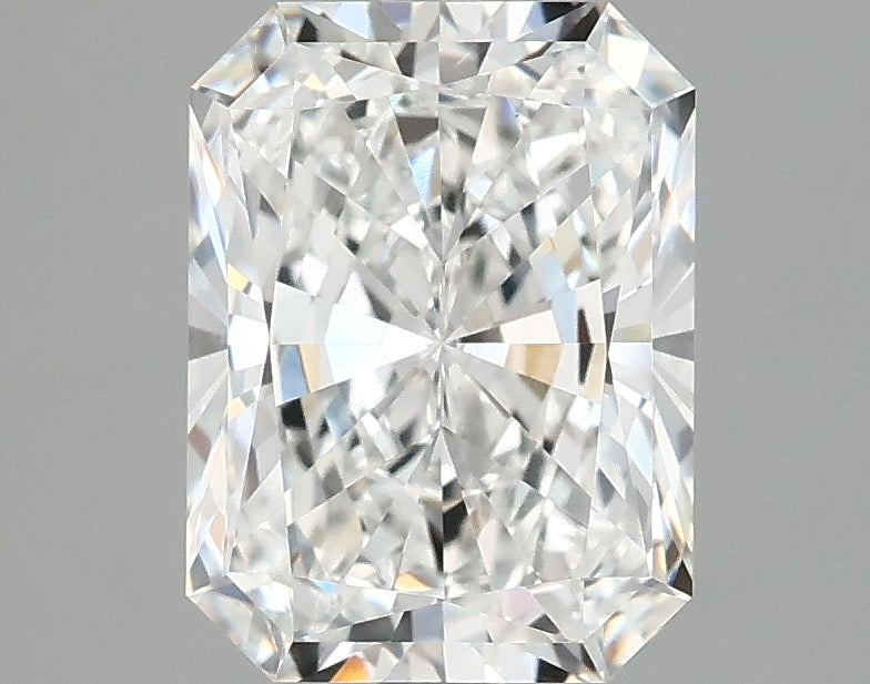 2.68ct Radiant, E VS2 — IGI