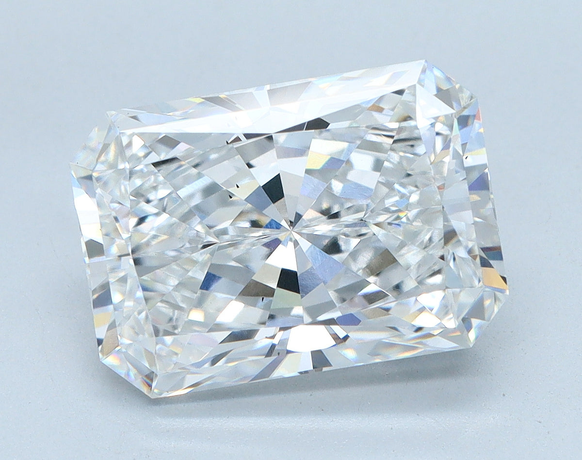 4.56ct Radiant, E VS2 — IGI