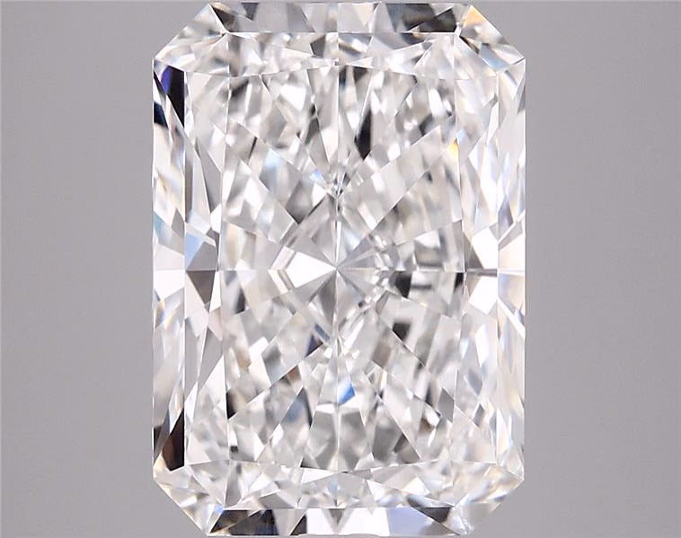 3.07ct Radiant, E VVS2 — IGI