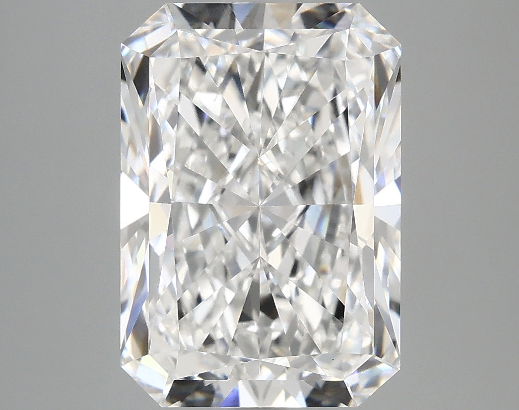 4.57ct Radiant, E VS2 — IGI