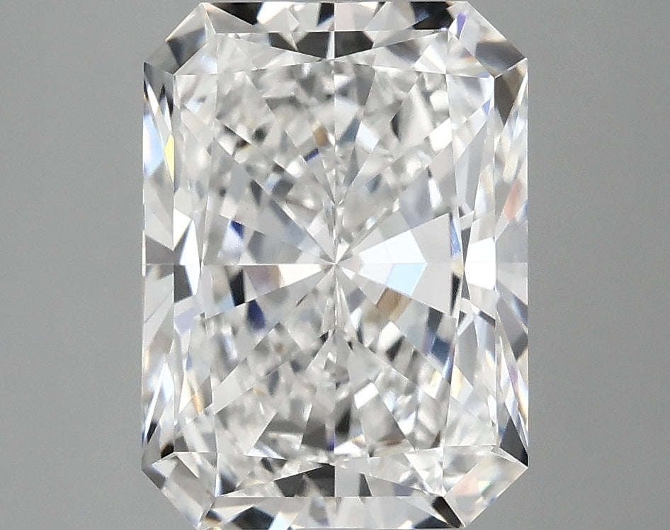 3.89ct Radiant, E VVS2 — IGI