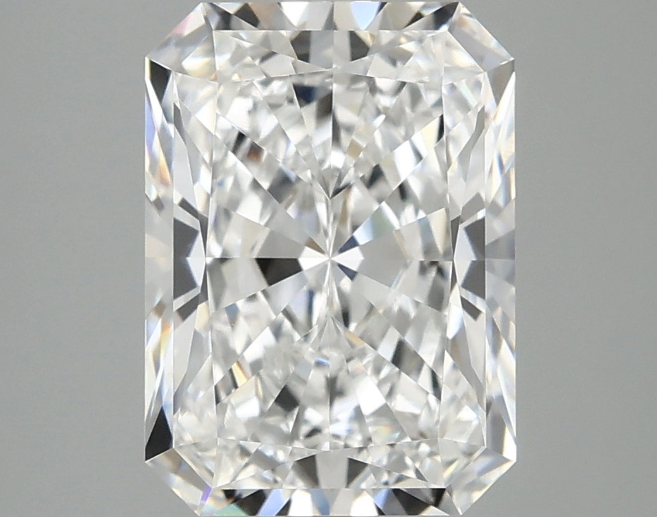3.78ct Radiant, E VS2 — IGI