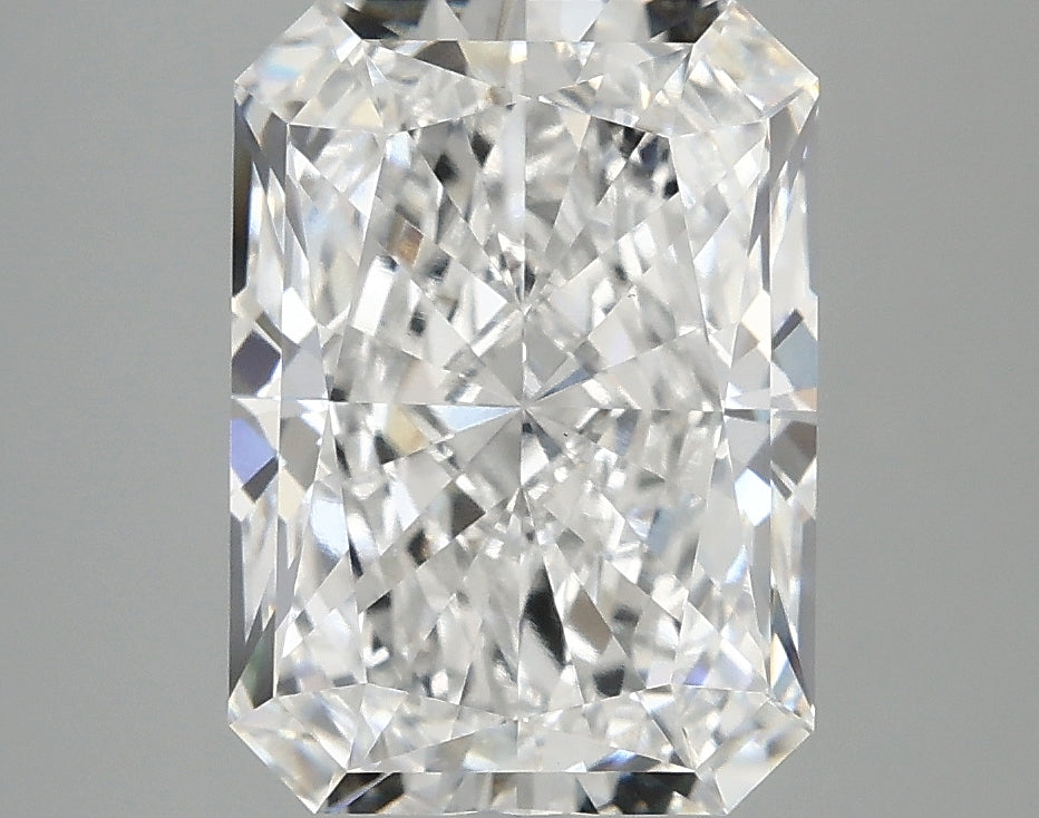 3.91ct Radiant, D VS1 — IGI