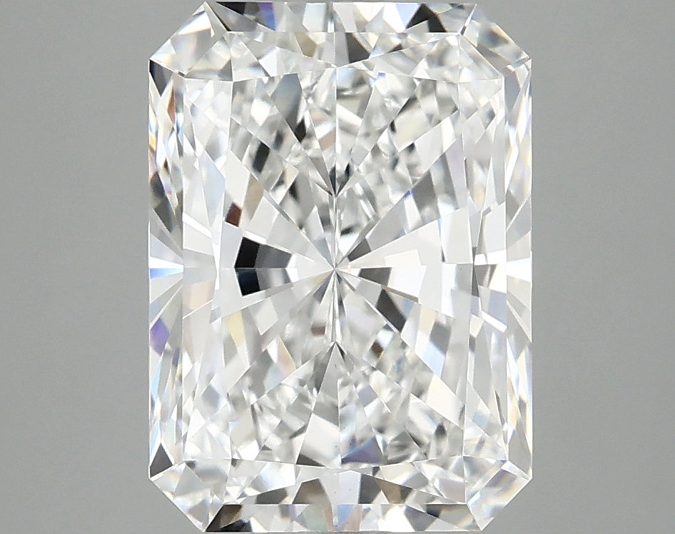 3.97ct Radiant, E VVS2 — IGI