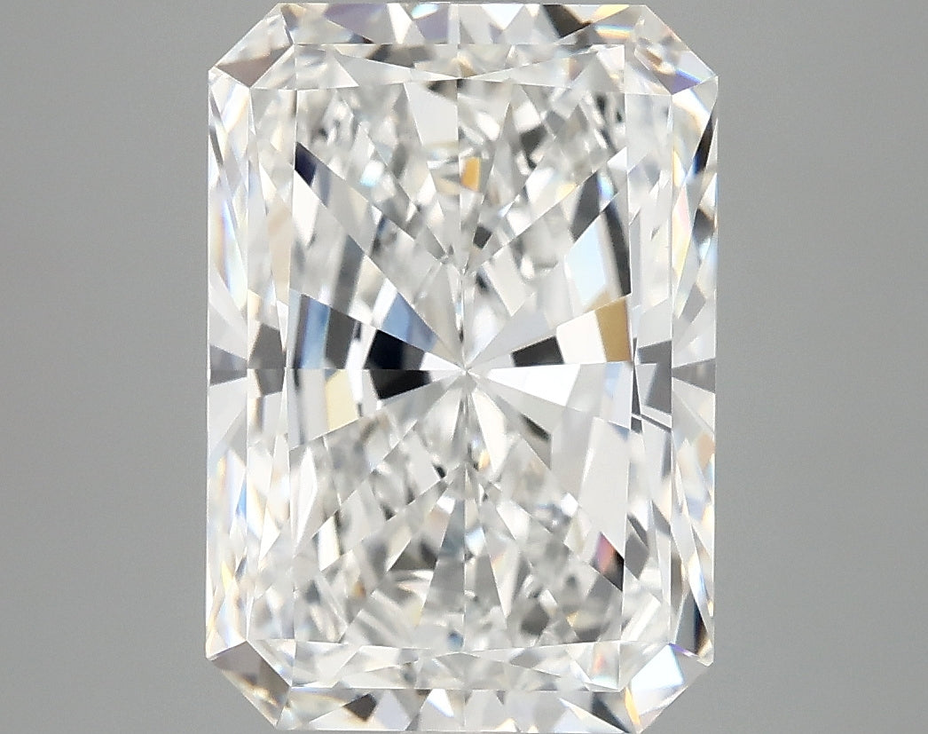4.51ct Radiant, E VVS2 — IGI