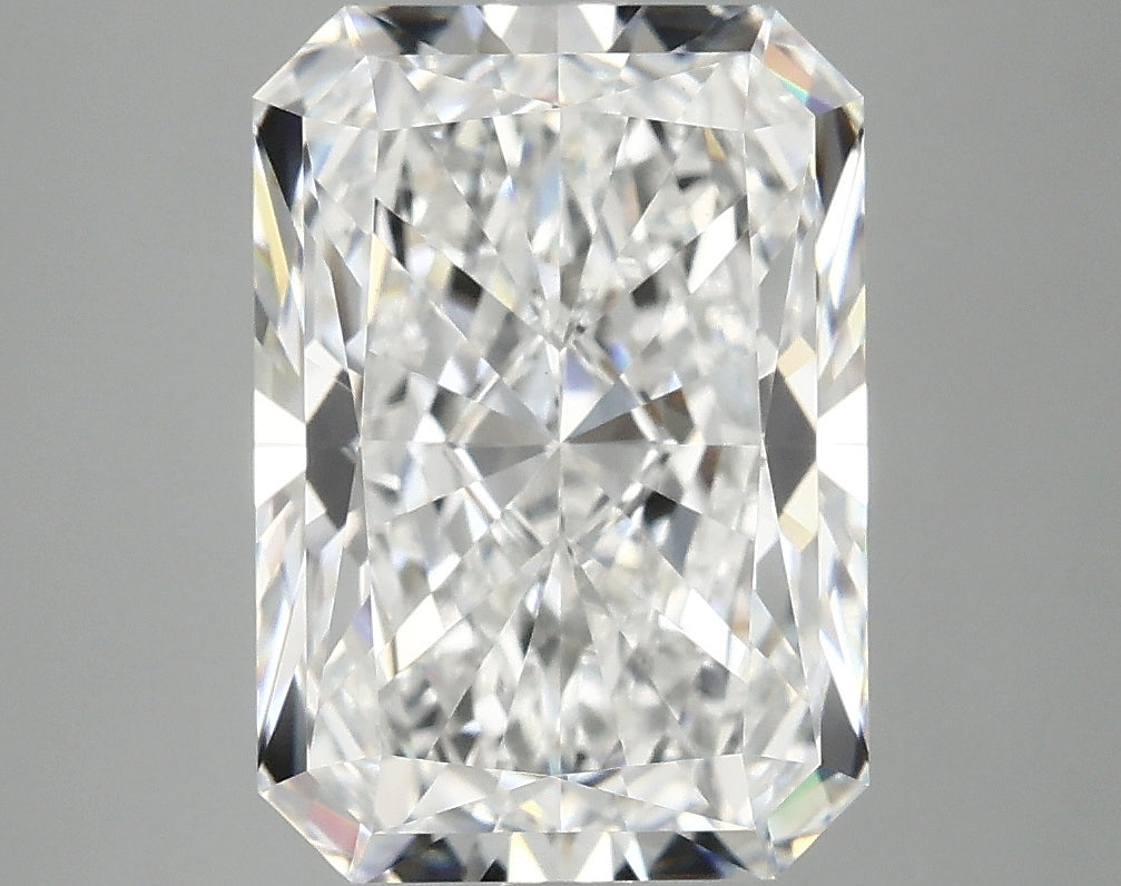 4.59ct Radiant, E VVS2 — IGI