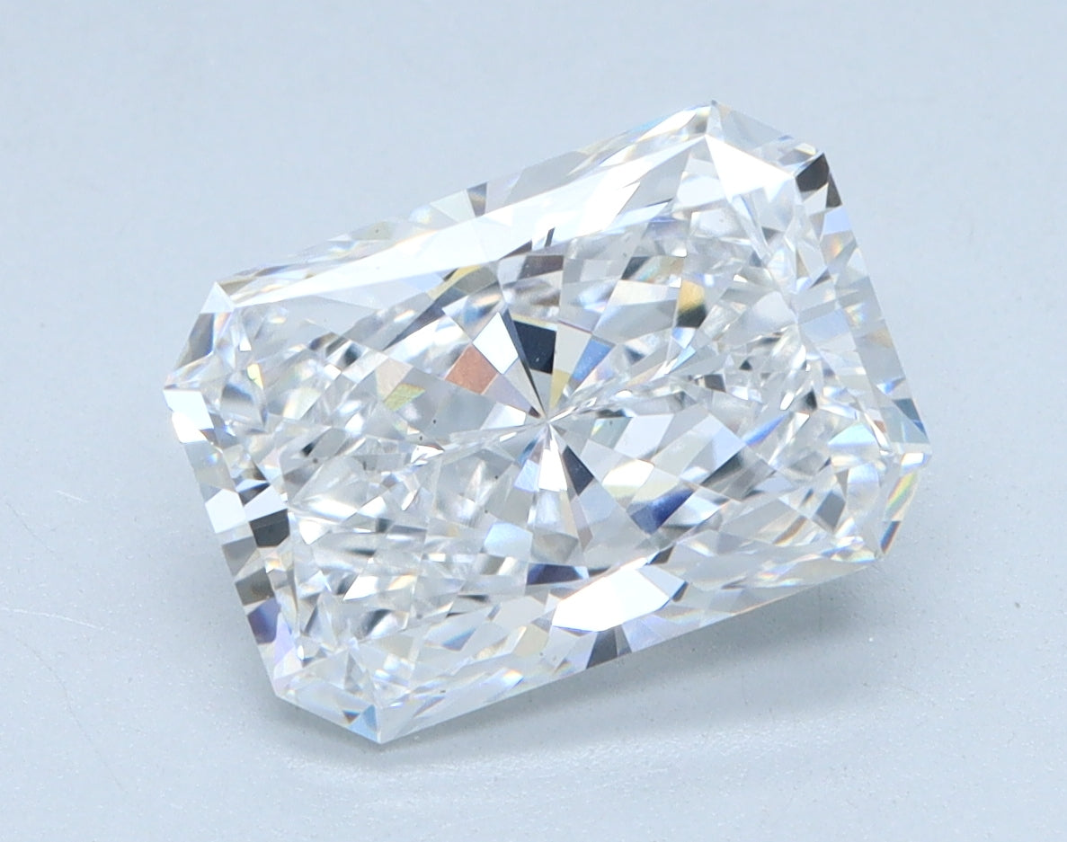2.6ct Radiant Lab-Grown Diamond — D VS2, IGI Certified