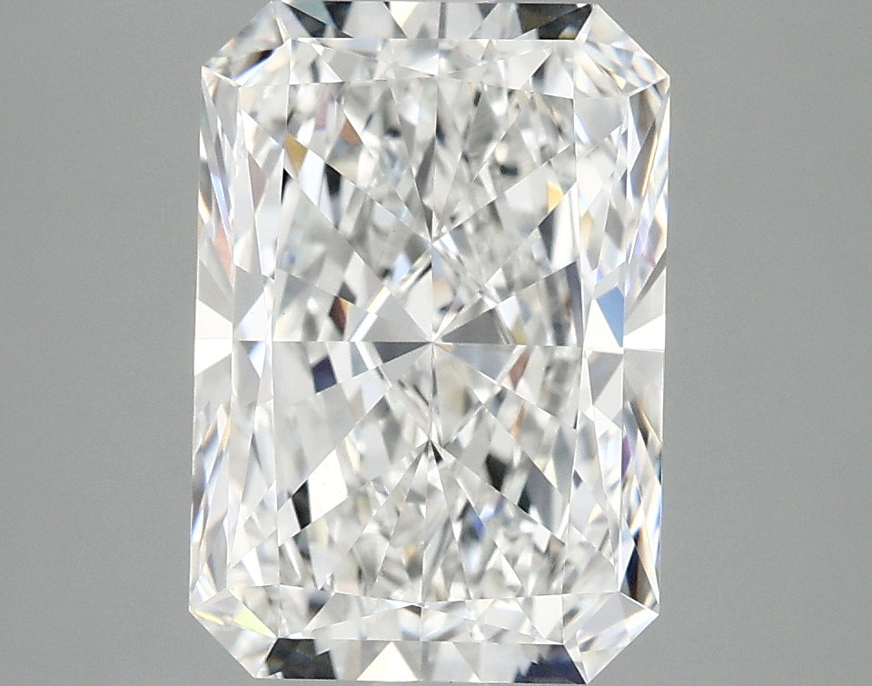 3.79ct Radiant, E VVS2 — IGI