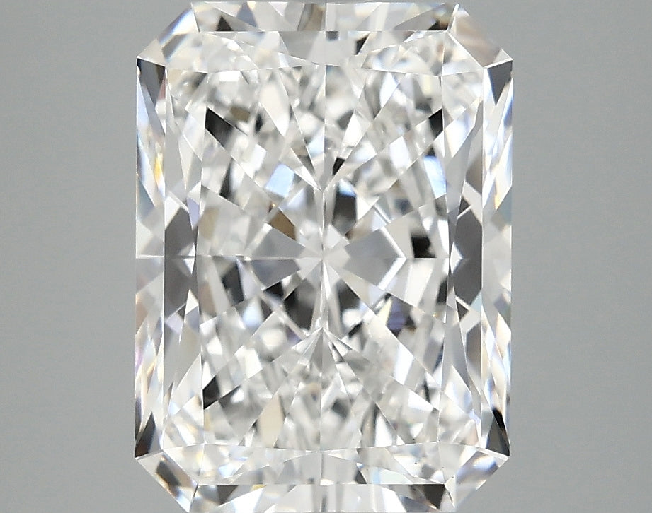 3.91ct Radiant, E VS1 — IGI