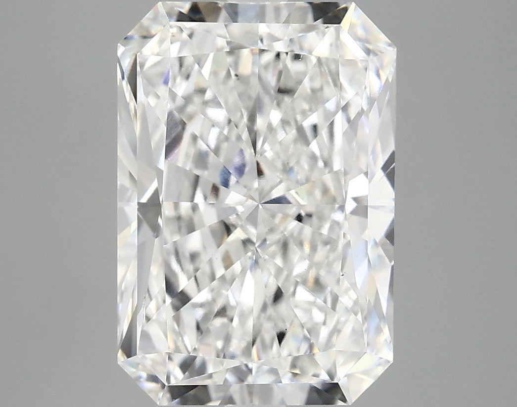 4.56ct Radiant Lab-Grown Diamond — E VS2, IGI Certified