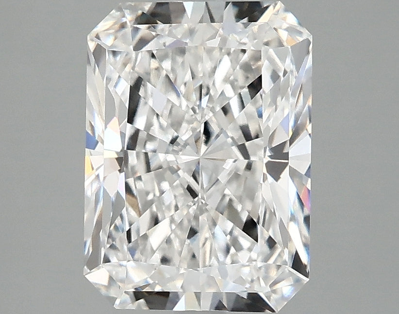 2.89ct Radiant, E VVS2 — IGI