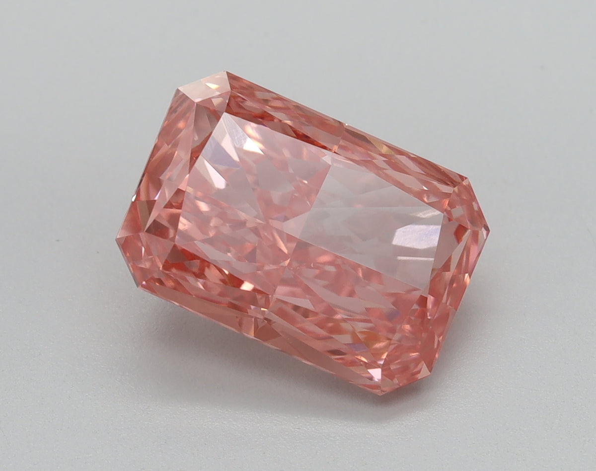 4.13ct Radiant Fancy Vivid Pink Lab-Grown Diamond — VVS2 | IGI