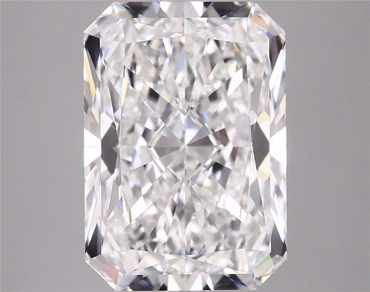 3.07ct Radiant, E VVS2 — IGI