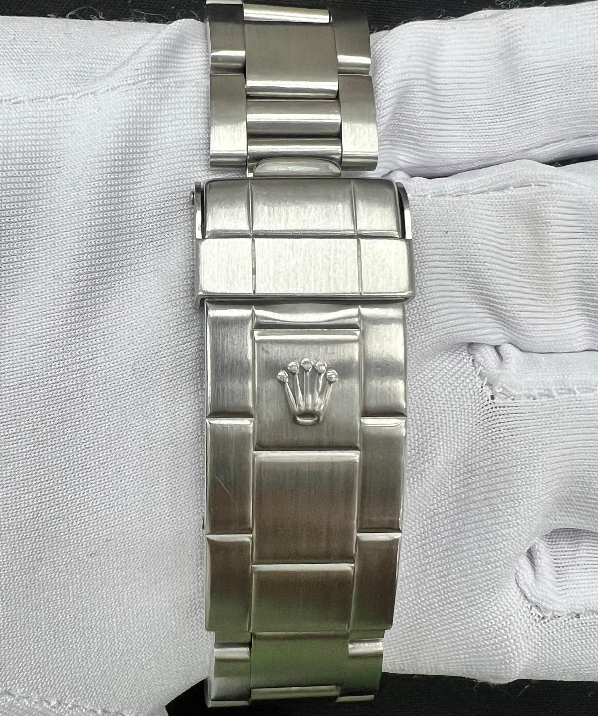 ROLEX SUBMARINER DATE 16800 — view 3 — Laura Milman New York