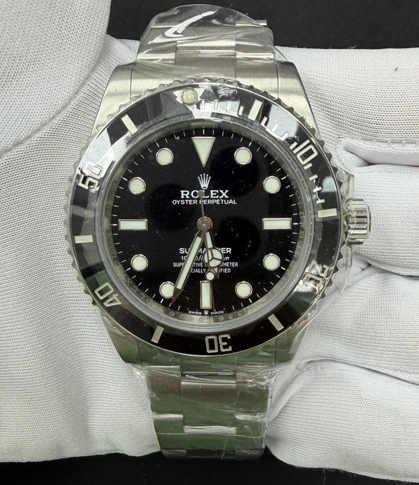 ROLEX SUBMARINER NO DATE 124060 — view 2