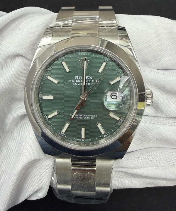 ROLEX DATEJUST 126300 — view 2