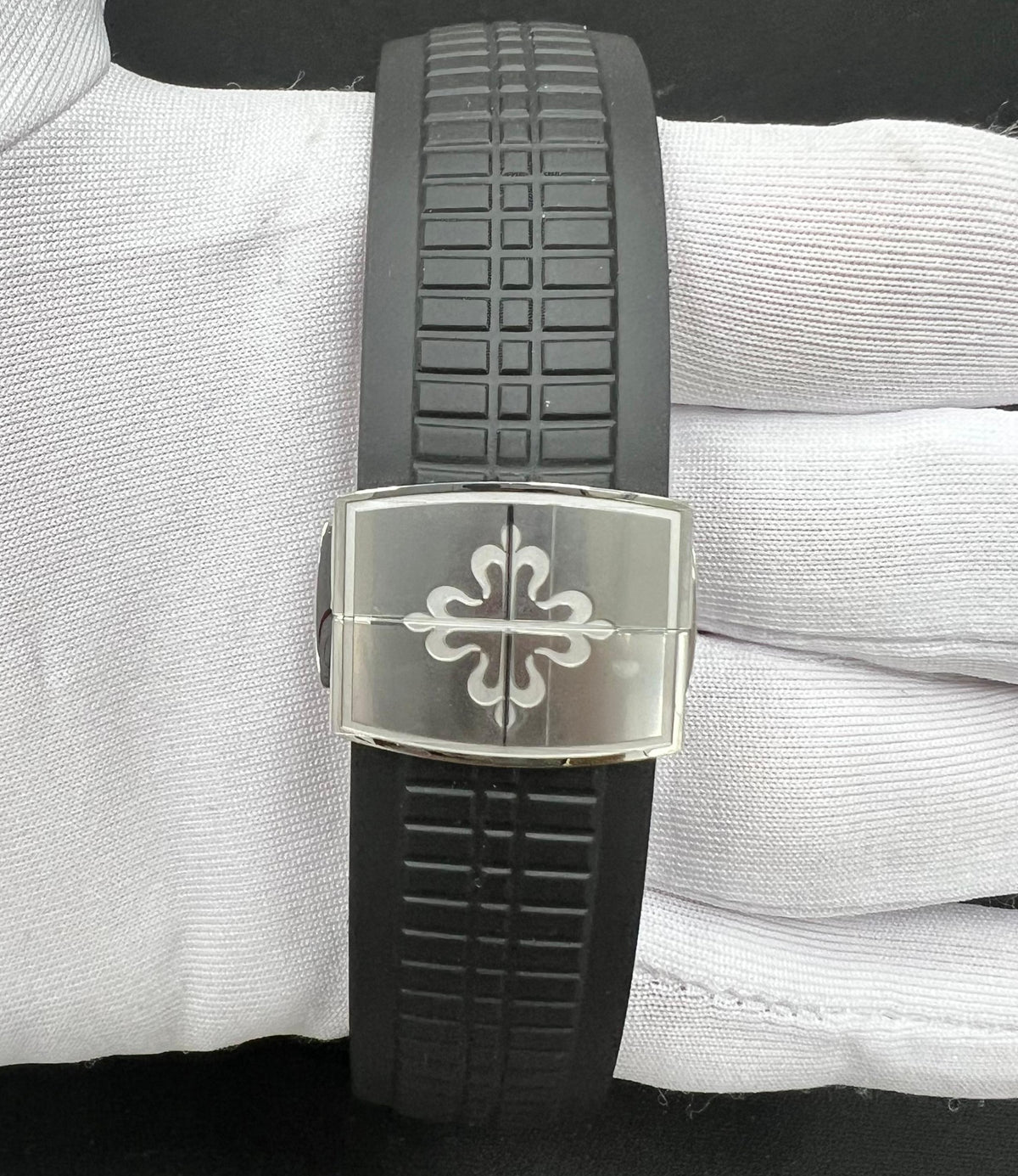 PATEK PHILIPPE AQUANAUT 5167/1A — view 3 — Laura Milman New York