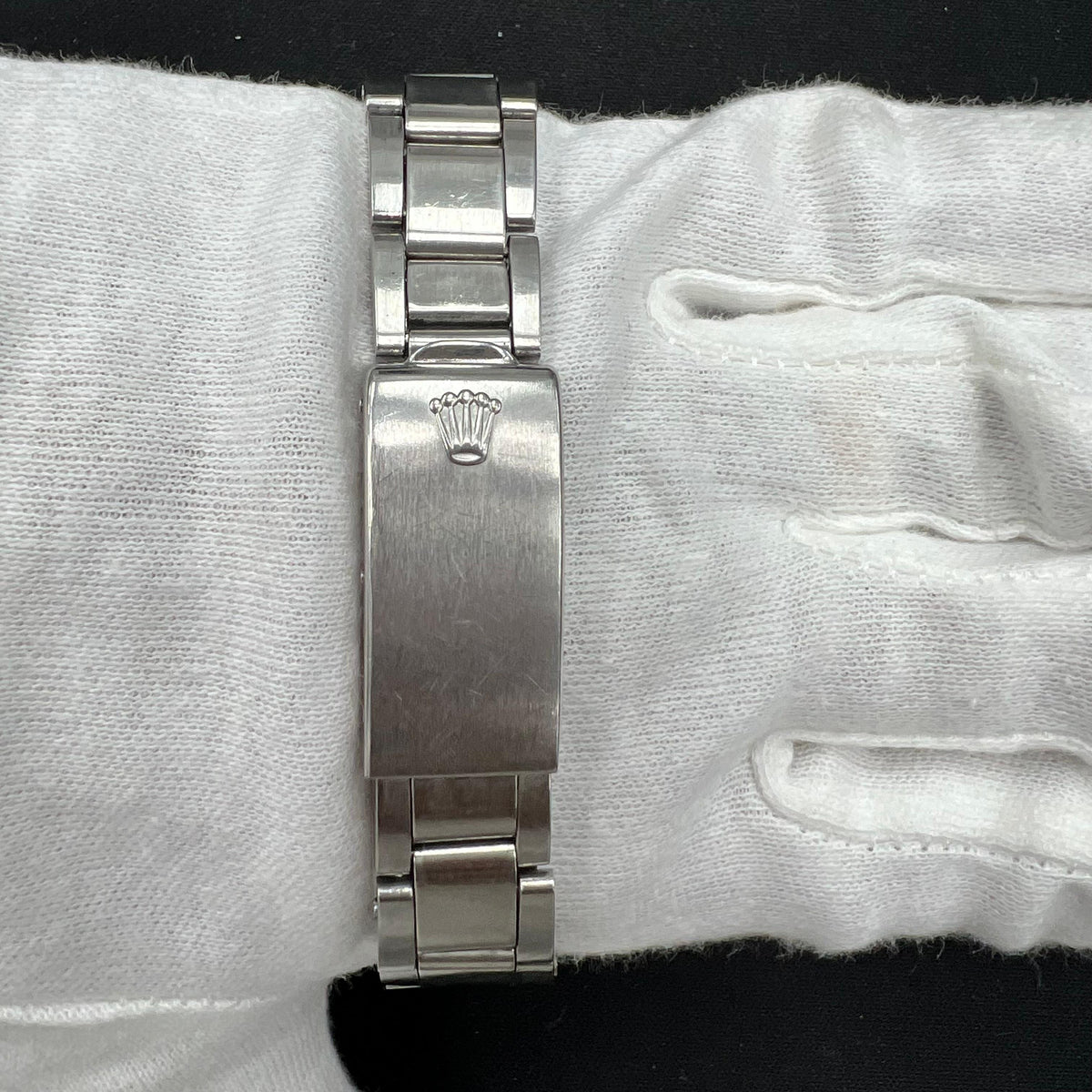 ROLEX OYSTER PERPETUAL DATE 1500 — view 3 — Laura Milman New York
