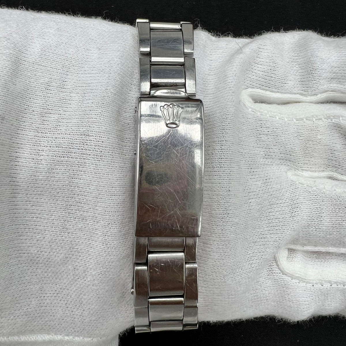 ROLEX OYSTER PERPETUAL DATE 1500 — view 3 — Laura Milman New York