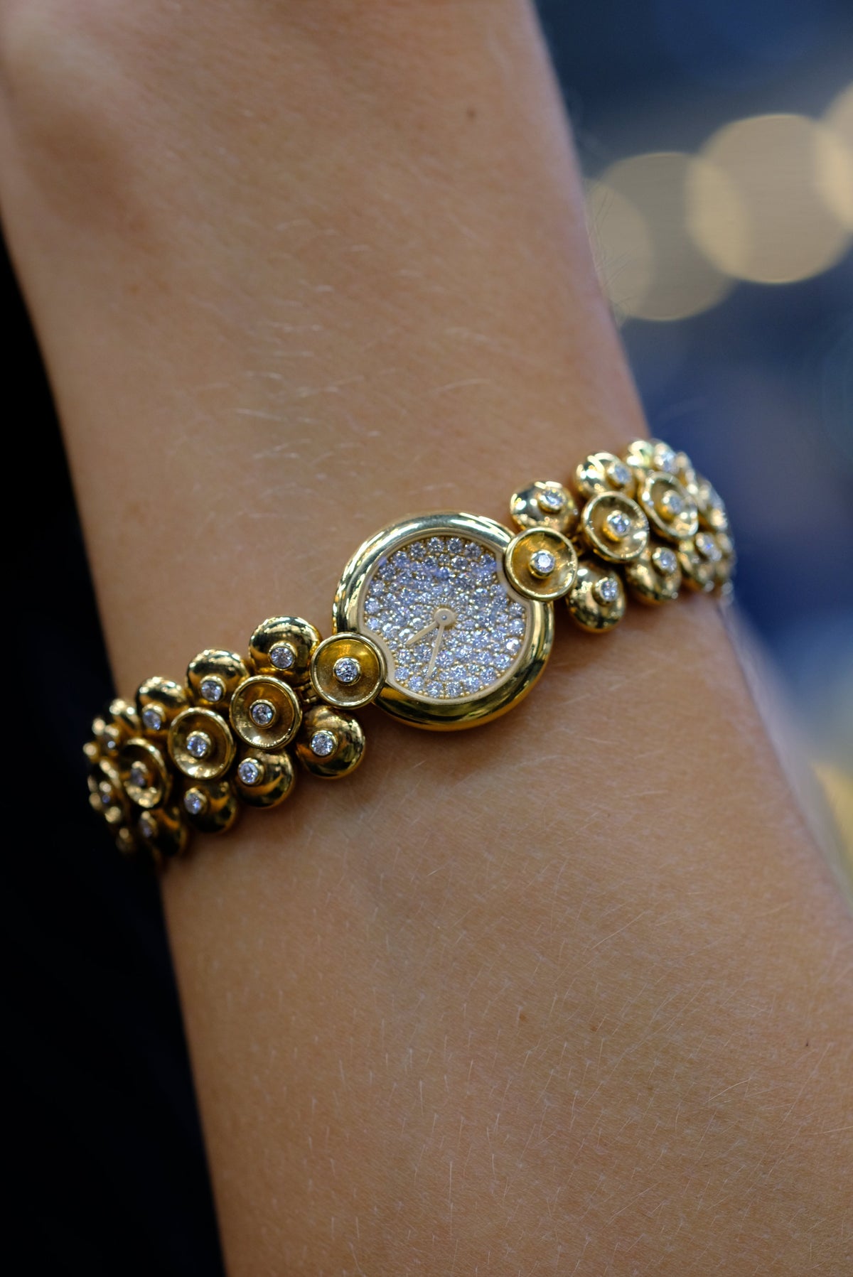 Pre-Owned Van Cleef & Arpels 18K Yellow Gold Bouton D'or Medium Model Diamond Dial Watch view 9 - Van Cleef & Arpels — Laura Milman New York