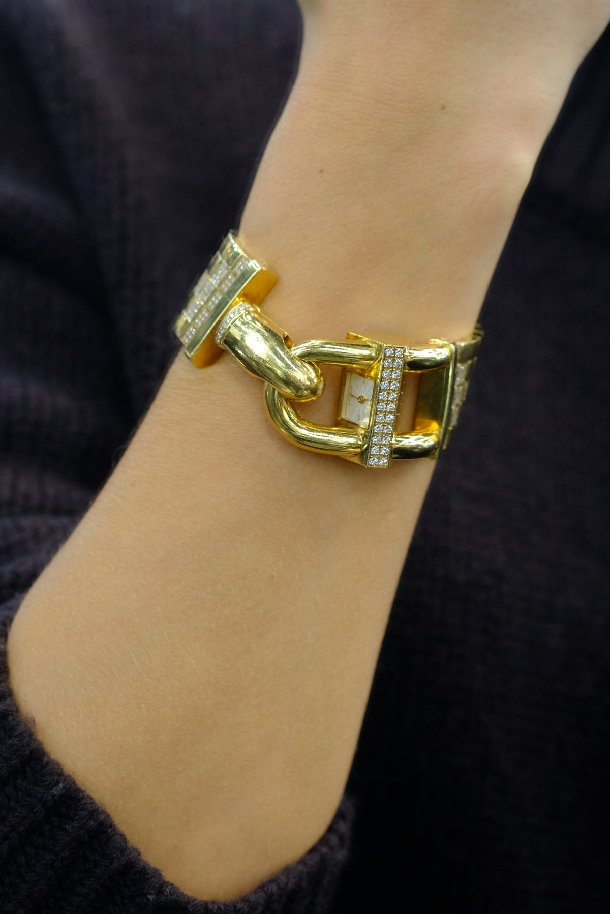 Pre-Owned Van Cleef & Arpels Cadenas 18K Yellow Gold Diamond Five Row Ladies Bracelet Watch view 9 - Van Cleef & Arpels — Laura Milman New York