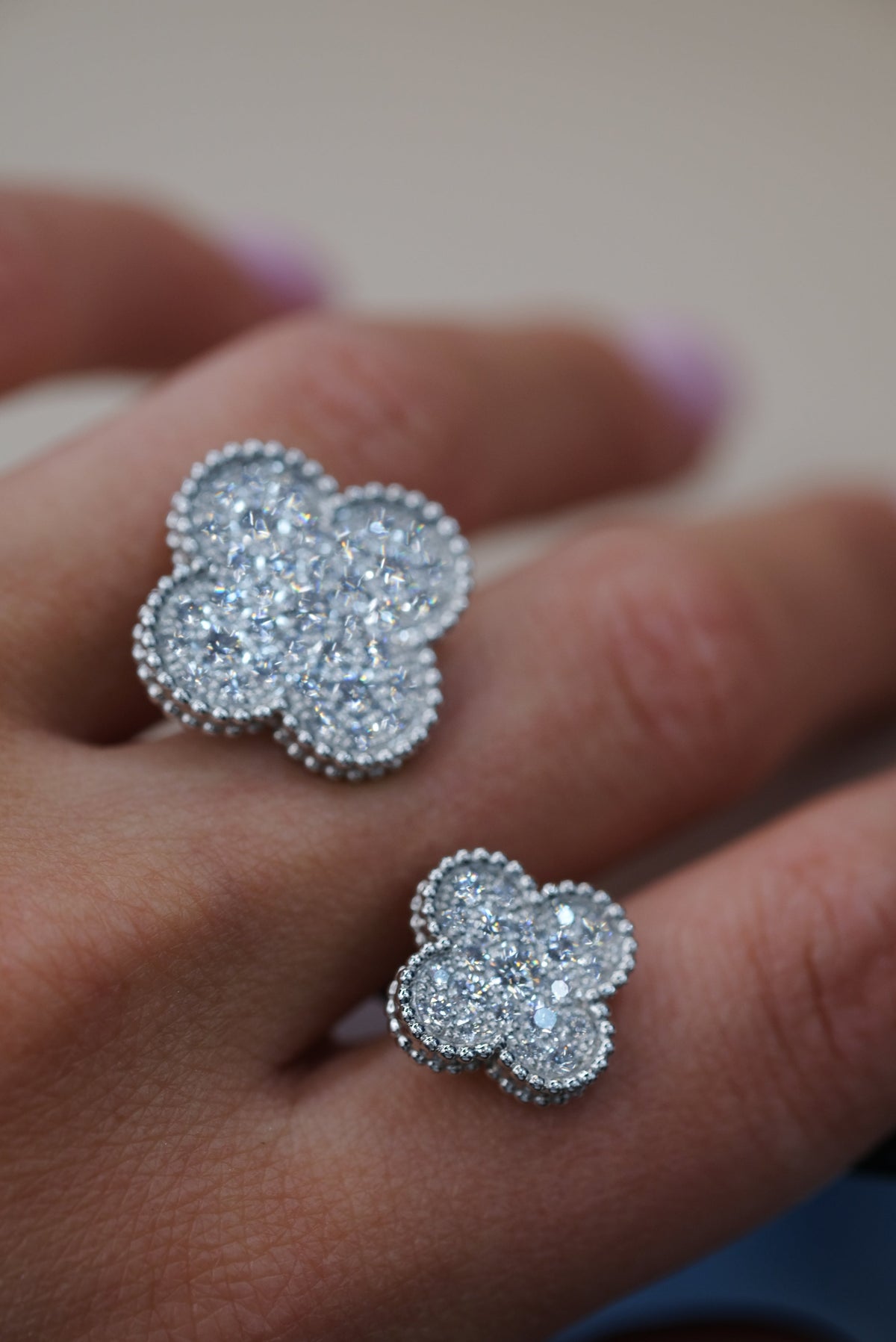 Van Cleef & Arpels 18K White Gold Magic Diamond In Between The Fingers Ring — view 10 — Laura Milman New York
