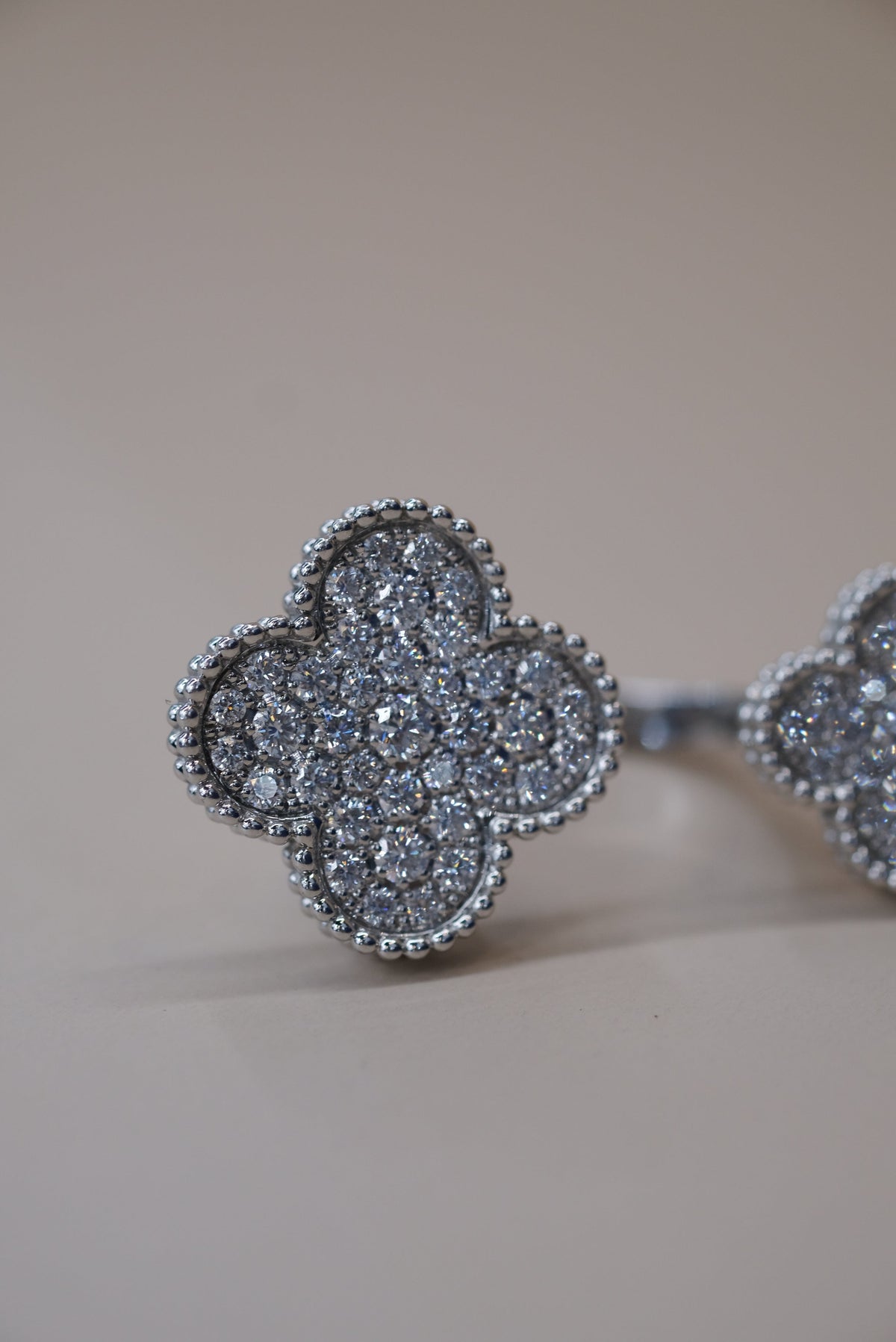 Van Cleef & Arpels 18K White Gold Magic Diamond In Between The Fingers Ring — view 6 — Laura Milman New York