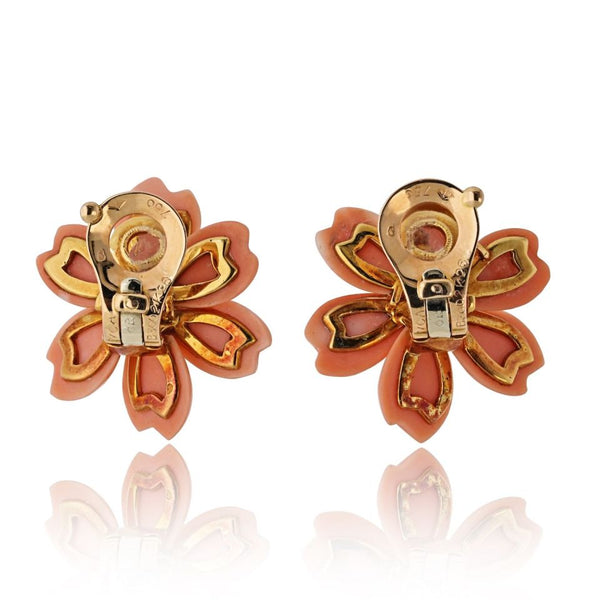 Van Cleef & Arpels Rose De Noel 18K Yellow Gold 1978 Vintage Clip On Coral Earrings — view 2