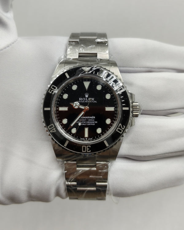 ROLEX SUBMARINER NO DATE 124060 — view 2