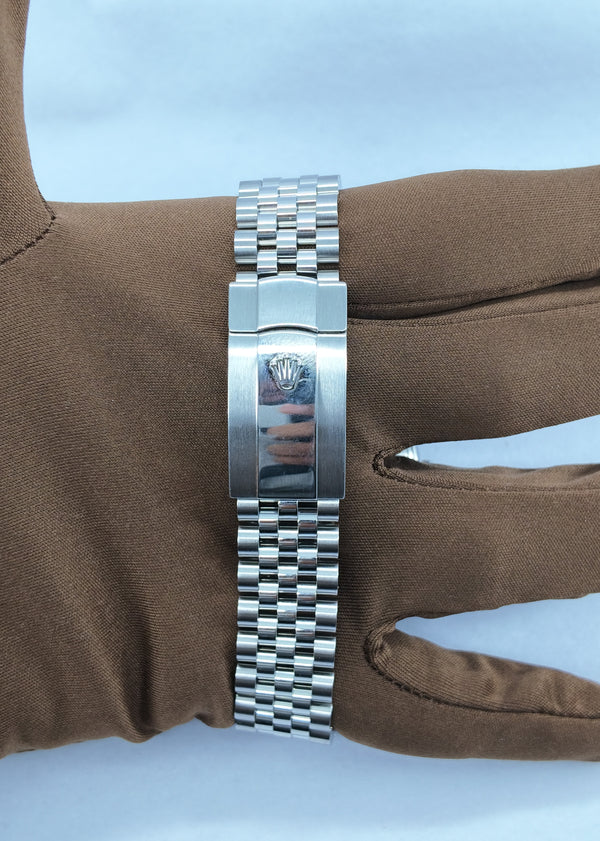 Pre-Owned Rolex Datejust 126334 — view 2