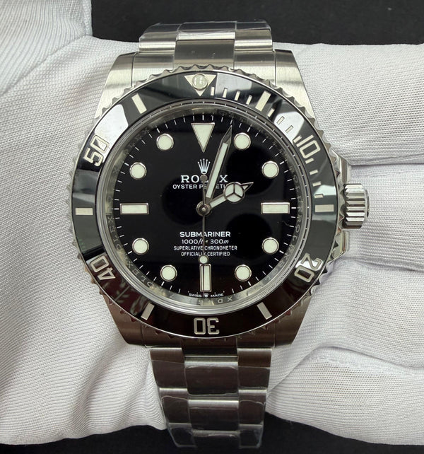 ROLEX SUBMARINER NO DATE 124060 — view 2
