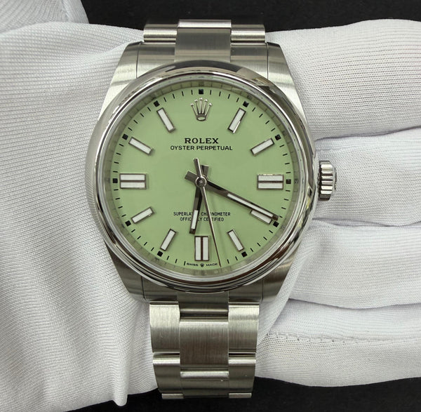 ROLEX OYSTER PERPETUAL 134300 — view 2