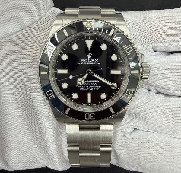 ROLEX SUBMARINER NO DATE 124060 — view 2