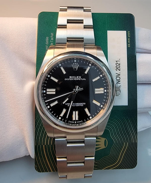 Pre-Owned Rolex Oyster Perpetual 124300 — view 2