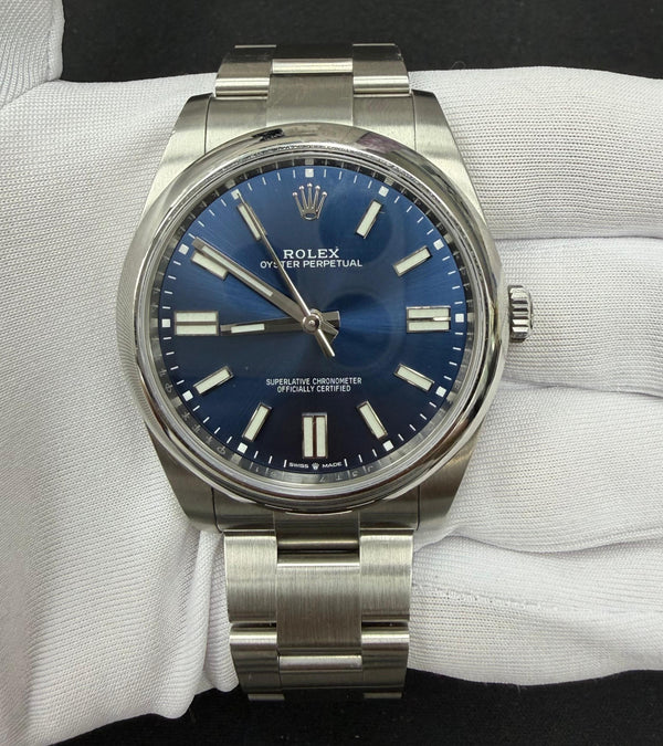 ROLEX OYSTER PERPETUAL 124300 — view 2